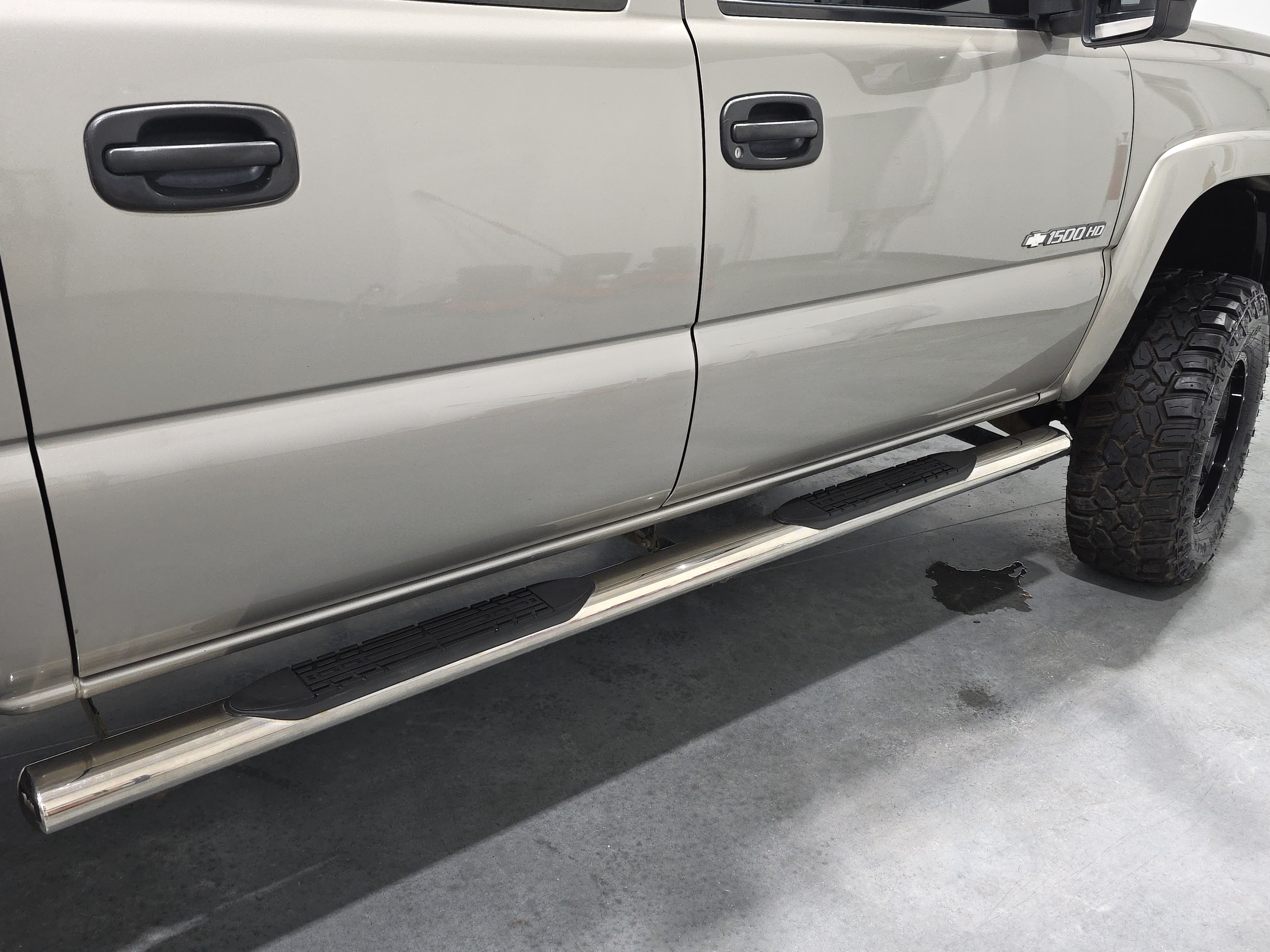 After — Silverado 1500 HD — Rocker Panel & Step Bar