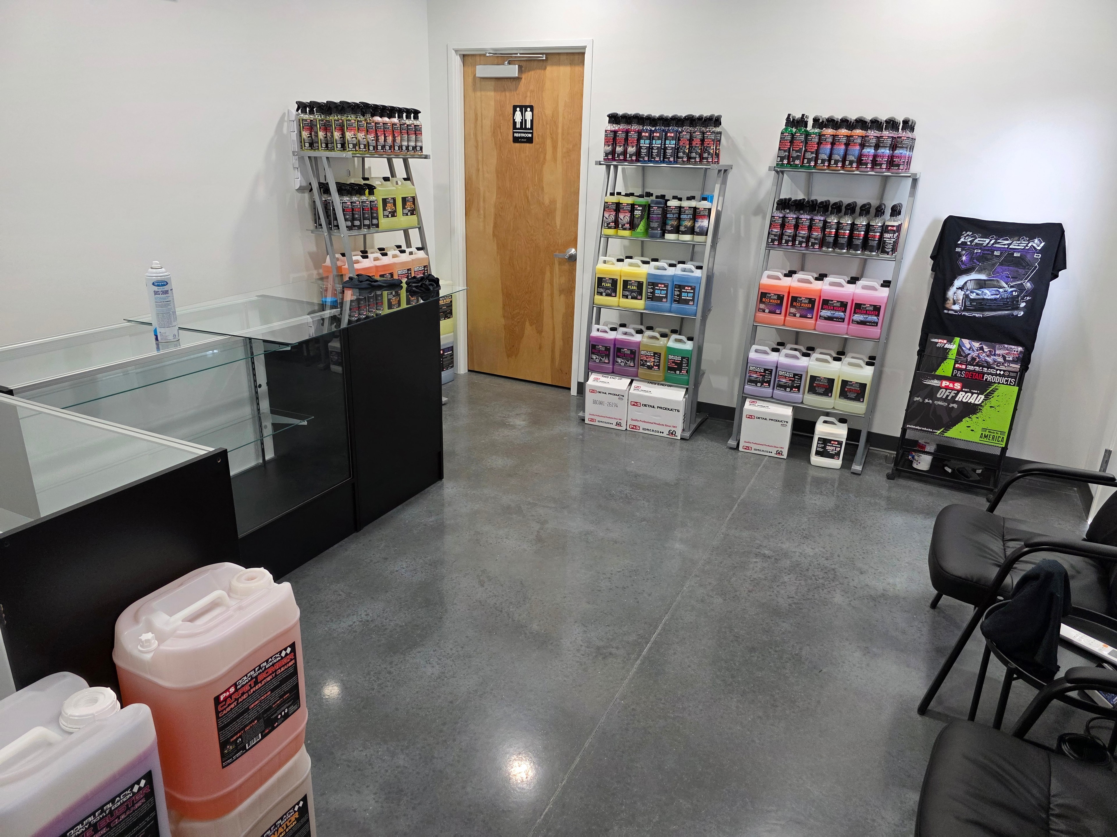 P&S product retail shelves at Astound Auto Detail — New Richland Shop